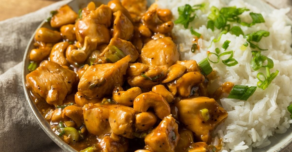Homemade Chicken with Sauce, Cashew Nuts and White Rice