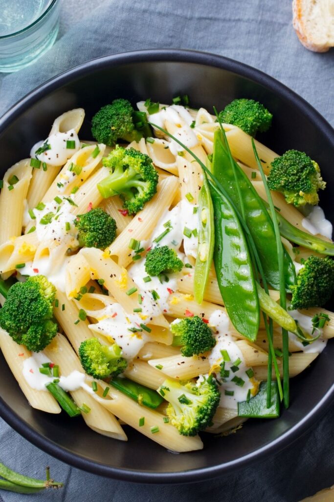30 Fantastic Vegetarian Instant Pot Recipes including Homemade Creamy Pasta and Broccoli served in a bowl