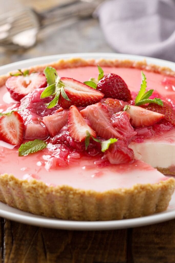 Rhubarb and Strawberry Tart Pie with Graham Crusts