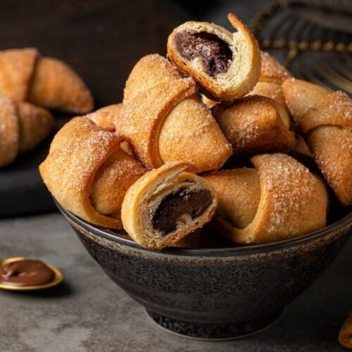 https://insanelygoodrecipes.com/wp-content/uploads/2022/01/Sweet-Homemade-Crescent-Rolls-Filled-with-Chocolate-Syrup-500x500.jpg