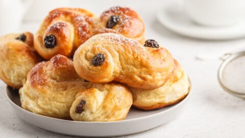 Sweet Saffron Buns for Breakfast