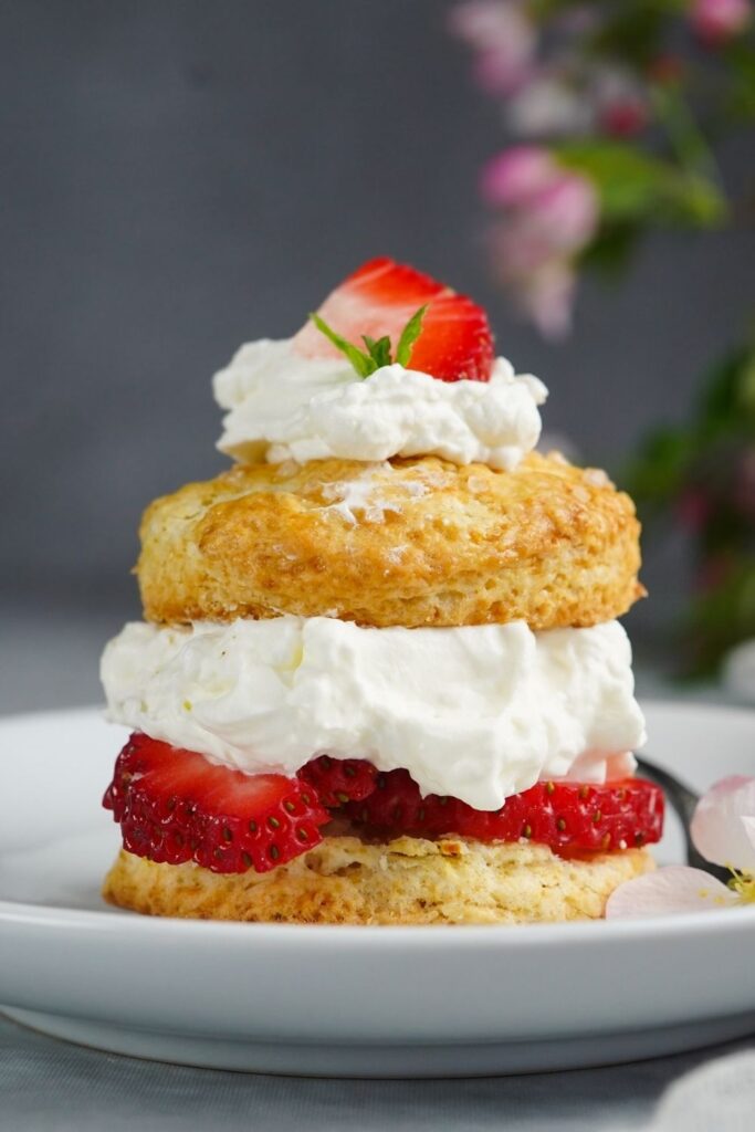 Sweet Strawberry Shortcake with Fresh Strawberries and Cream