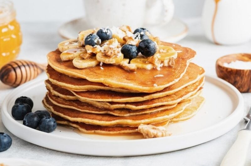 25 Healthy Pancakes (+ Easy Breakfasts)
