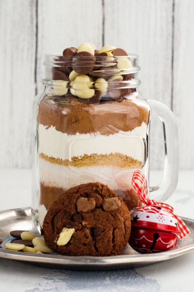 Best Mason Jar Cookie Mixes featuring Chocolate Chips Cookie Mix in a Mason Jar