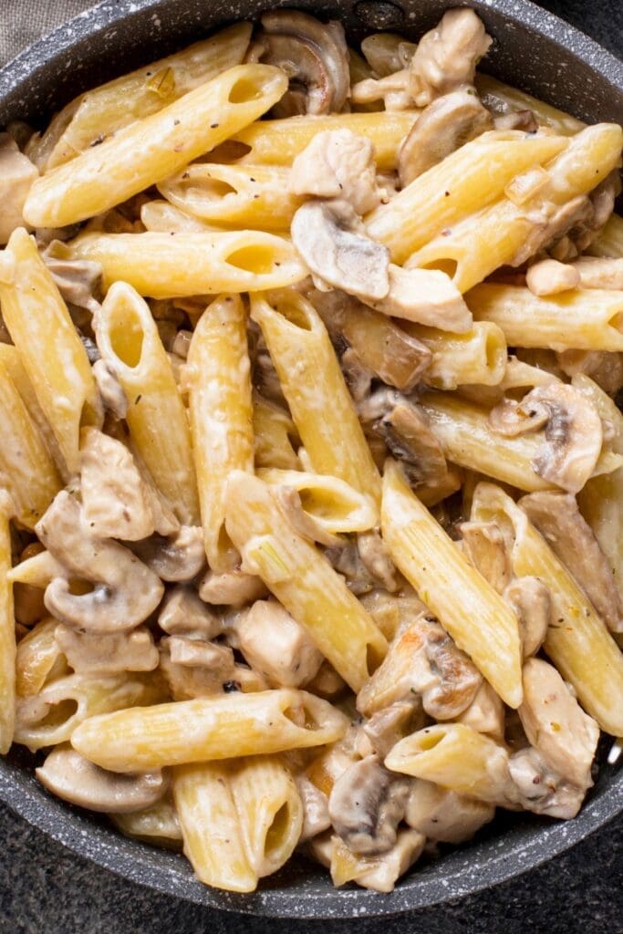 25 Weight Watchers Crock Pot Recipes featuring Italian Chicken Pasta with Mushrooms made in the slow cooker