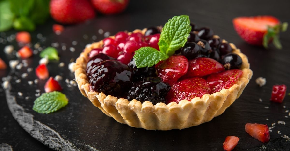 Sweet, Crispy and Crumbly Berry Tart