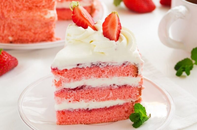 20 Strawberry Cake Mix Recipes (+ Easy Dessert Ideas)