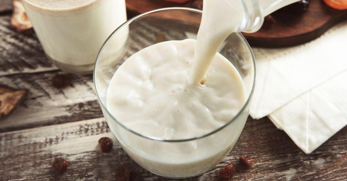 https://insanelygoodrecipes.com/wp-content/uploads/2022/03/Half-and-Half-Milk-Pouring-in-a-Glass.jpg
