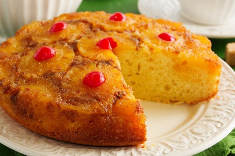 25 Easy Upside-Down Cakes With a Retro Twist