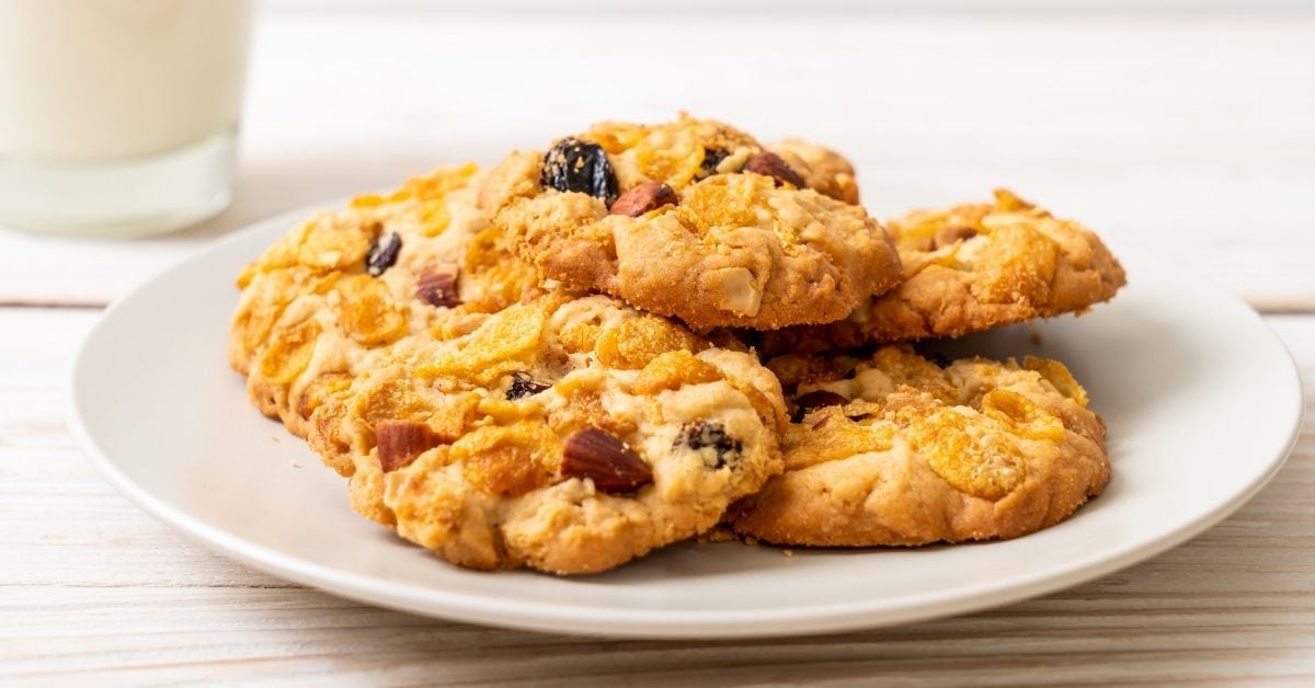 Chewy Cornflake Cookies with Raisins