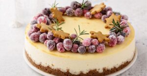 Gingerbread Cheesecake with Berries for Christmas