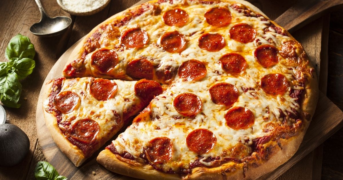 pepperoni pizza cheese pizza