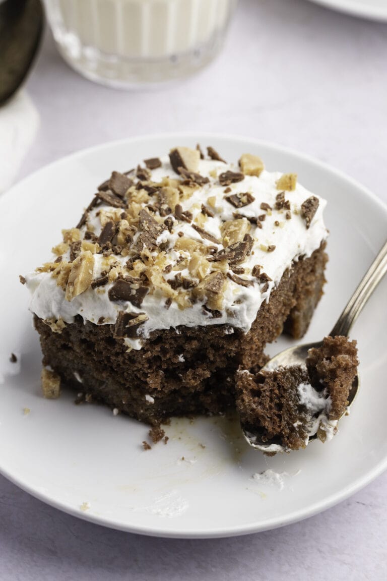 Heath Bar Cake (Easy Dessert Recipe) - Insanely Good