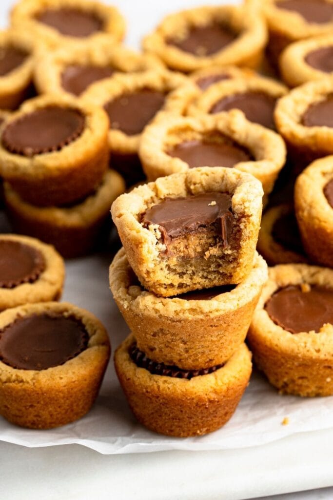 Sweet Peanut Butter Cookie Cups with Chocolate Filling