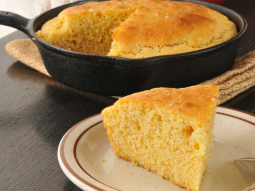 Skillet Cornbread Recipe [with Martha White Cornmeal] - Southern Cravings