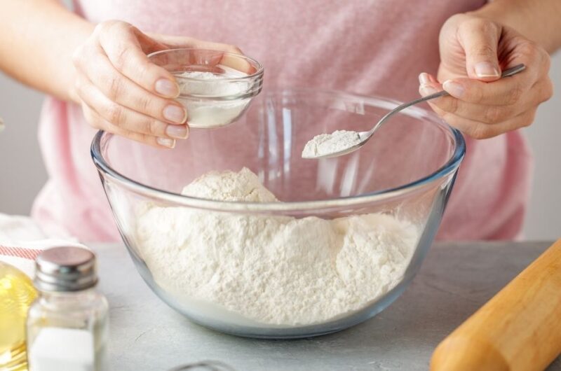 10 Baking Powder Substitutes (+ Best Replacements)