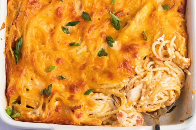 Rotel Chicken Spaghetti (Easy Recipe)