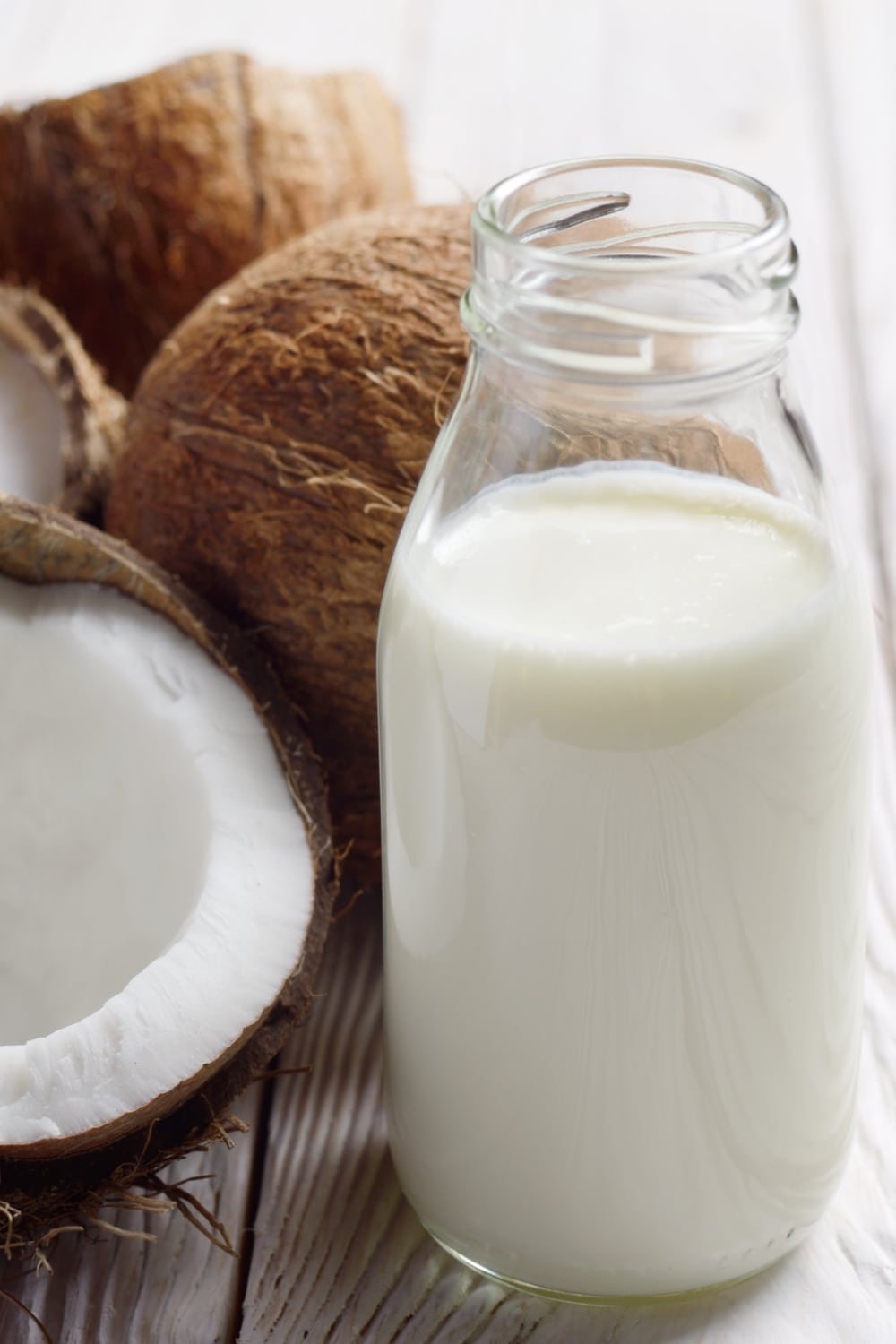 10 Best Milk Substitutes for Baking (Easy Alternatives) Insanely Good