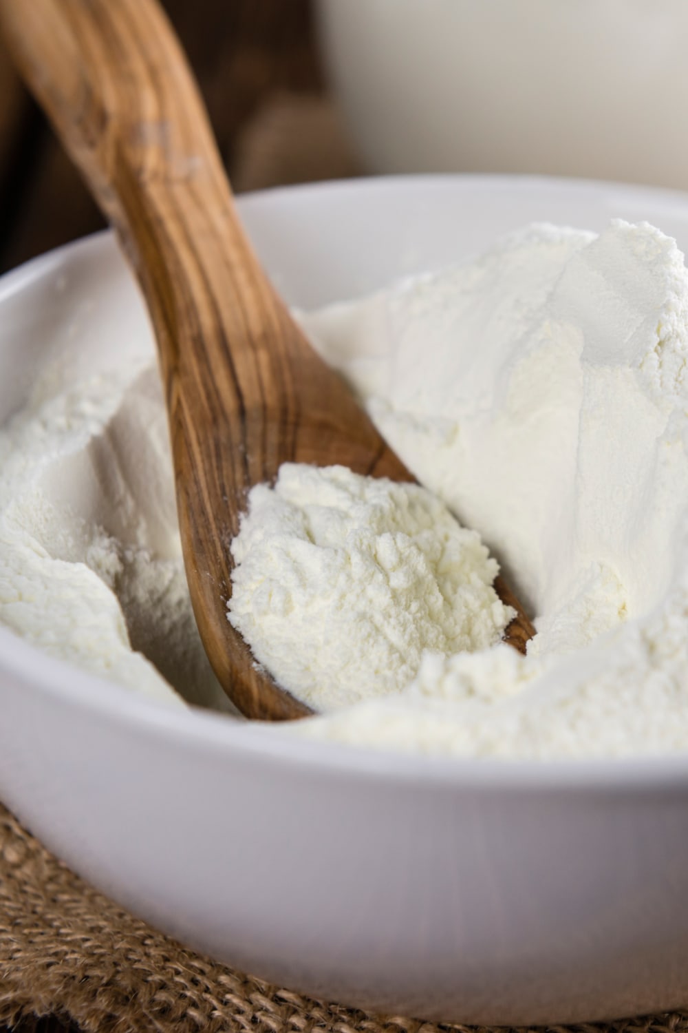 10 Best Milk Substitutes for Baking (Easy Alternatives) Insanely Good