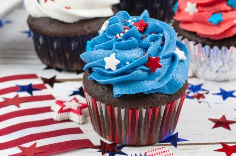 30 Best 4th of July Cupcakes To Feed a Crowd