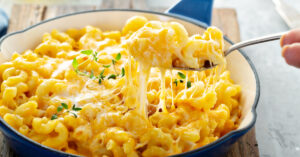 Cheesy Old Fashioned Macaroni and Cheese