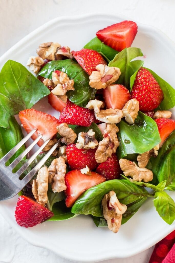 Strawberry Salad with Arugula and Peanuts