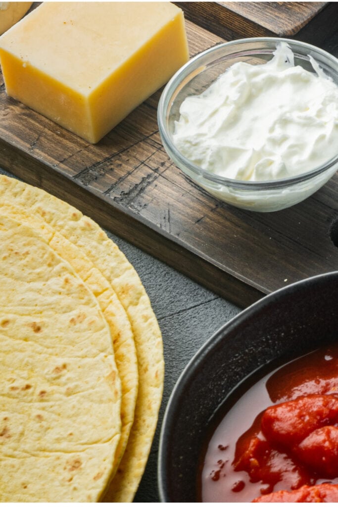 Taco Bell Quesadillas Ingredients:
Mayo, chilies, spices, tortillas, chicken, and cheese