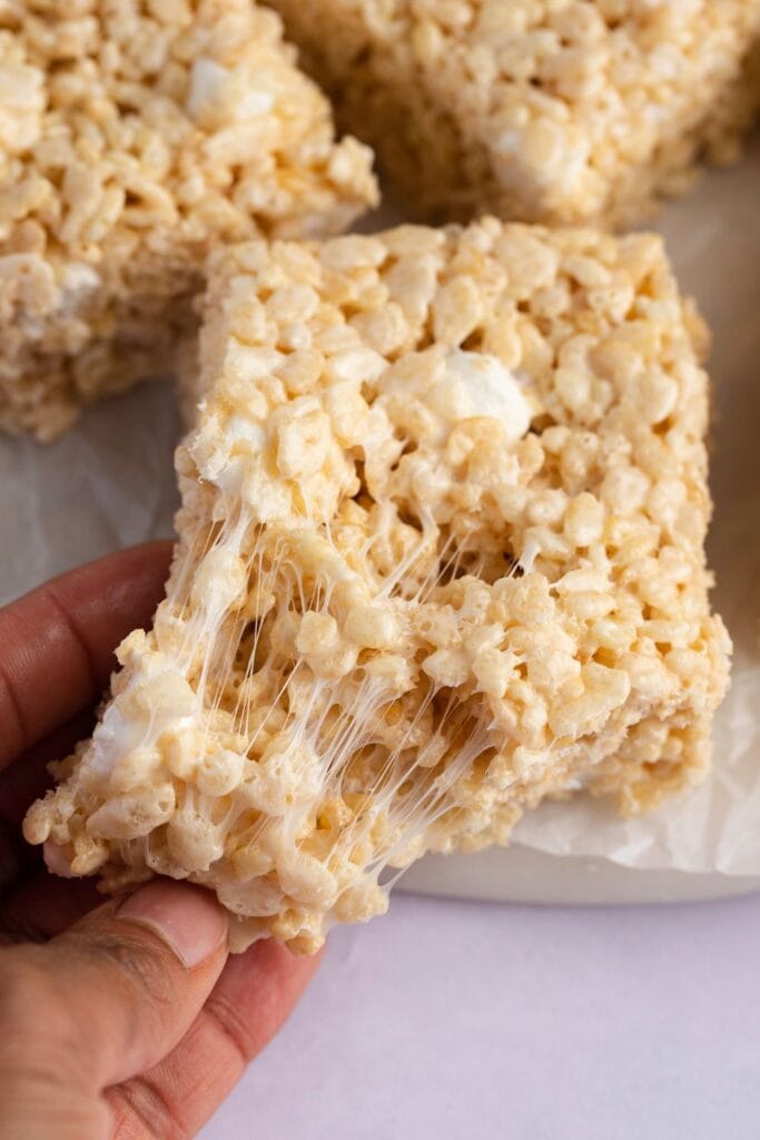 Chewy and Gooey Rice Krispie Treats with Marshmallows