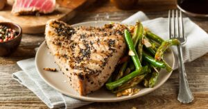 Homemade Grilled Tuna Steak with Sesame and Green Beans