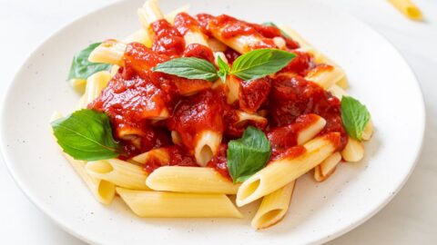 Penne Pasta with Tomato Sauce and Basil