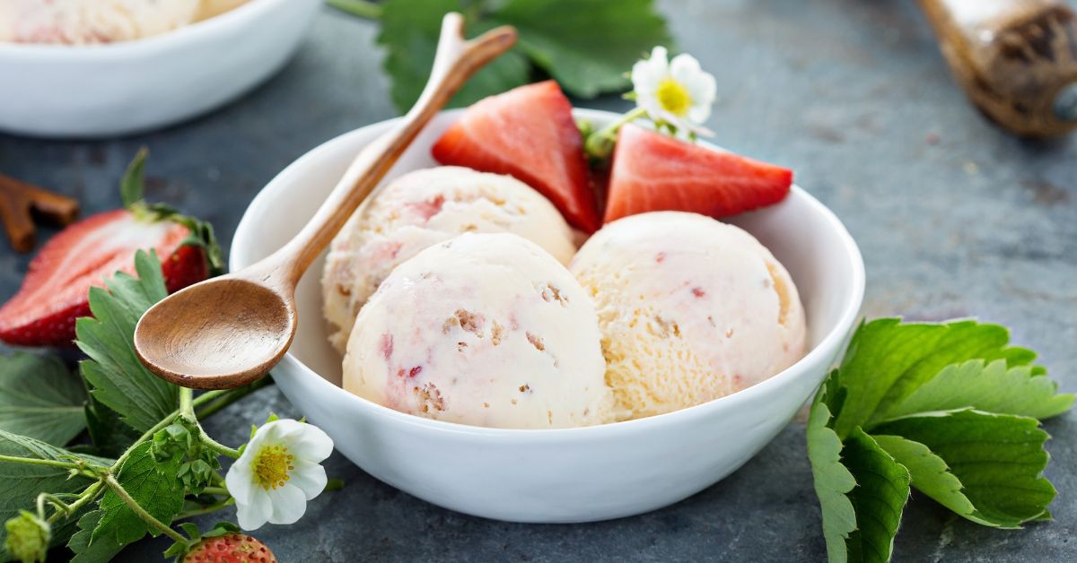 Sweet Cheesecake Ice Cream with Strawberries in a Bowl