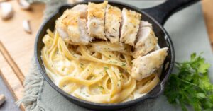 Alfredo Pasta with Creamy White Sauce and Chicken Slices