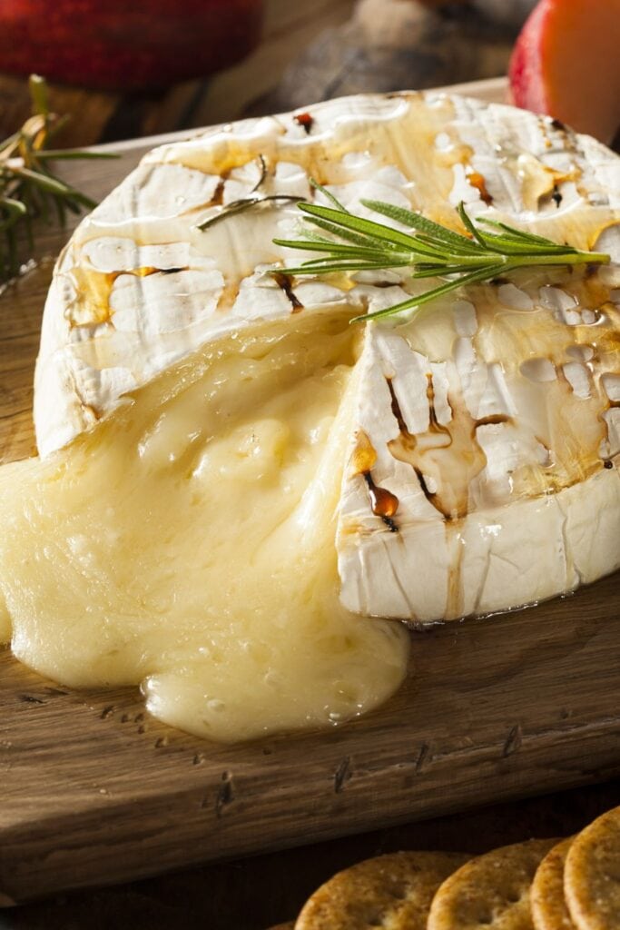 Baked Camembert Cheese with Biscuits