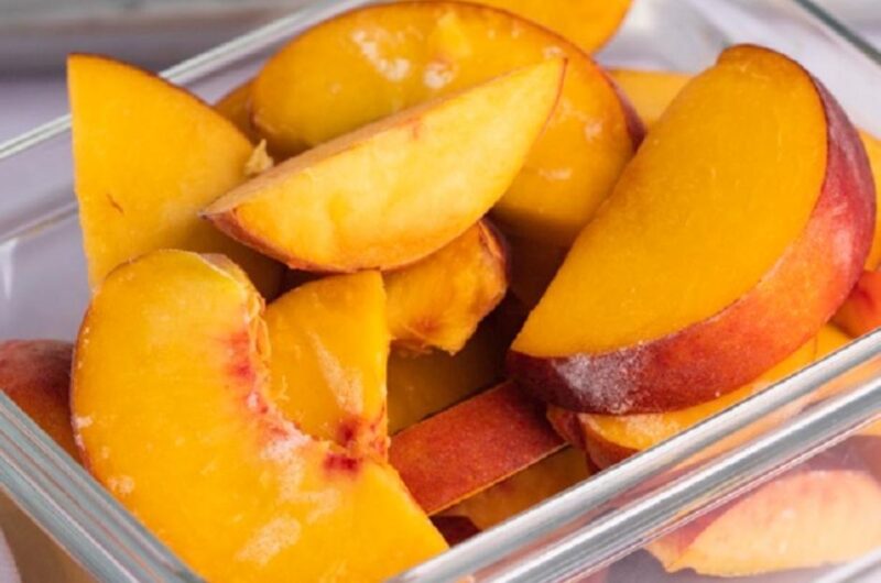 How to Freeze Peaches (+Tips and Tricks!)