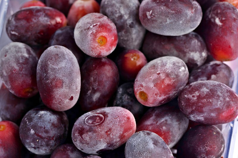 How to Freeze Grapes (+ 7 Ways to Use Them)