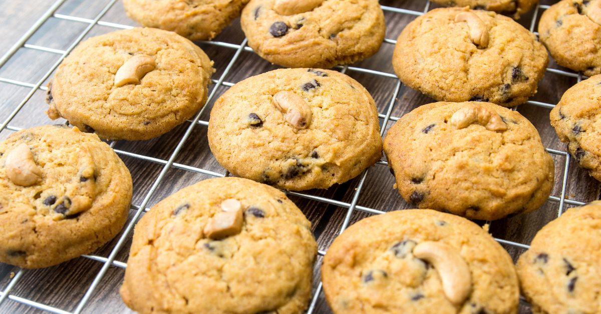 Homemade Low-Calorie Chocolate Chip Cookies with Nuts