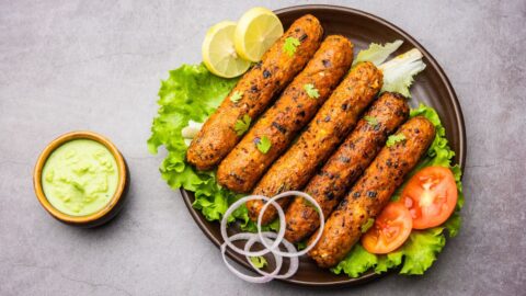 Pakistani Minced Chicken with Tomatoes and Dipping Sauce