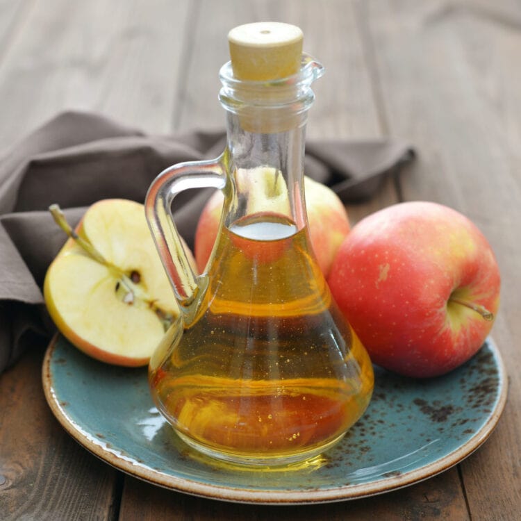 10 Rice Vinegar Substitutes (+ Best Replacements) Insanely Good