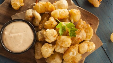 Beer Battered Cheese Curd with Dipping Sauce