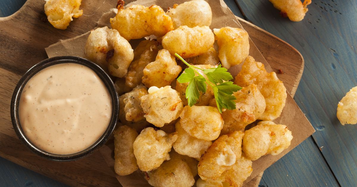 Beer Battered Cheese Curd with Dipping Sauce
