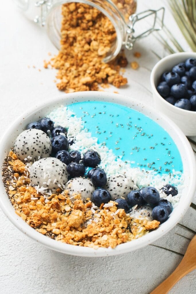 10 Blue Foods That Burst With Flavor: Blue Berry Granola Smoothie