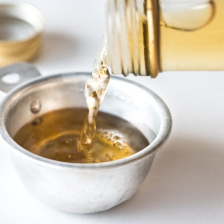 10 Rice Vinegar Substitutes (+ Best Replacements) Insanely Good