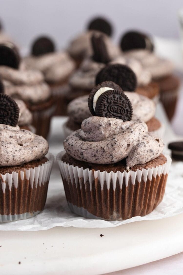 Death by Oreo Cupcakes (Easy Recipe) - Insanely Good