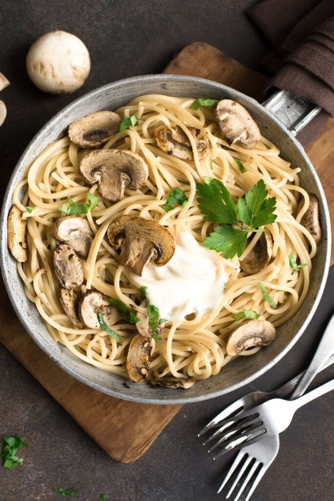 23 Mushroom Pasta Recipes Everyone Will Love: Mushroom Pasta with Cream Sauce and Herbs