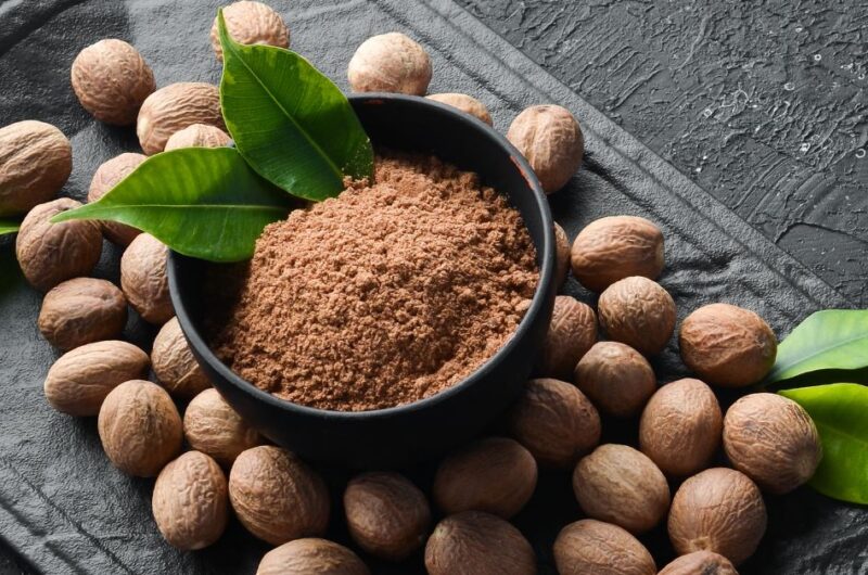 9 Best Nutmeg Substitutes For Cooking and Baking