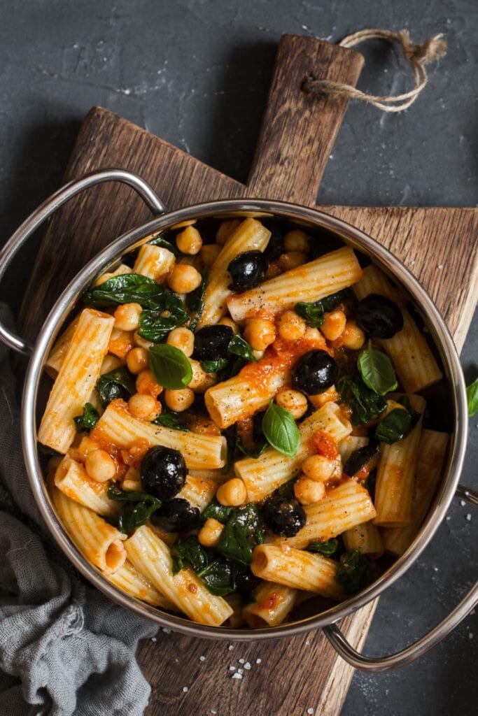 Rigatoni Pasta with Chickpeas, Spinach and Olives