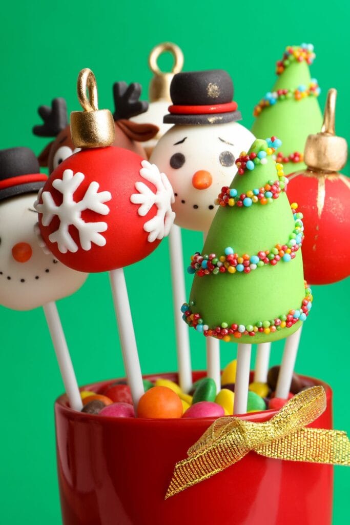 Sweet Christmas Cake Pops with Snowman and Christmas Tree Decorations
