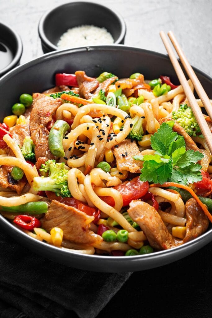 Stir-Fry Hokkien Noodles with Chicken and Vegetables