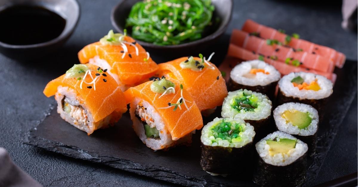 https://insanelygoodrecipes.com/wp-content/uploads/2022/08/Vegan-Salmon-Sushi-Sashimi-and-Maki-Rolls.jpg