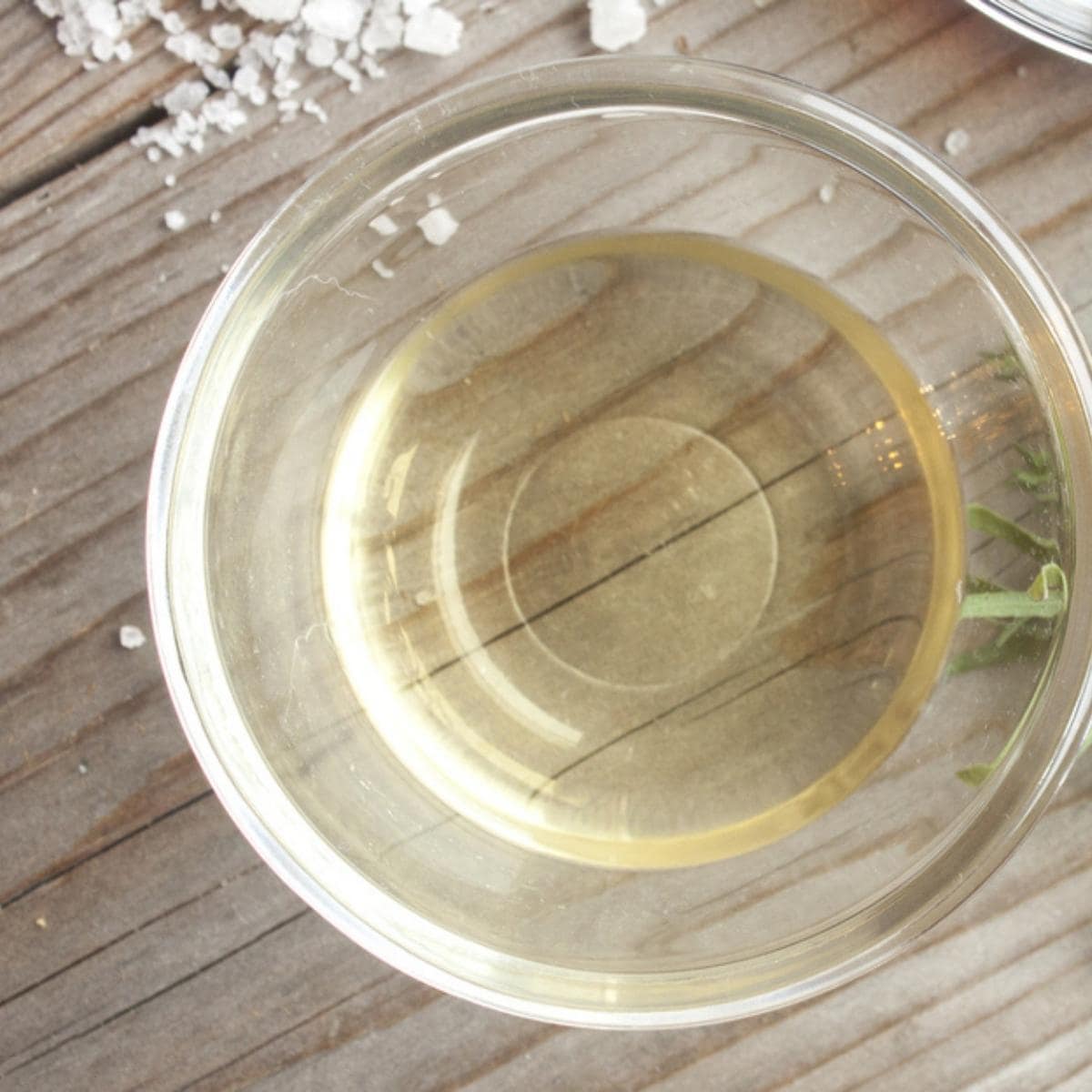 10 Rice Vinegar Substitutes Best Replacements Insanely Good   White Balsamic Vinegar 